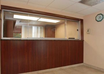 Days Inn & Suites By Wyndham Indianapolis Airport East Exteriör bild